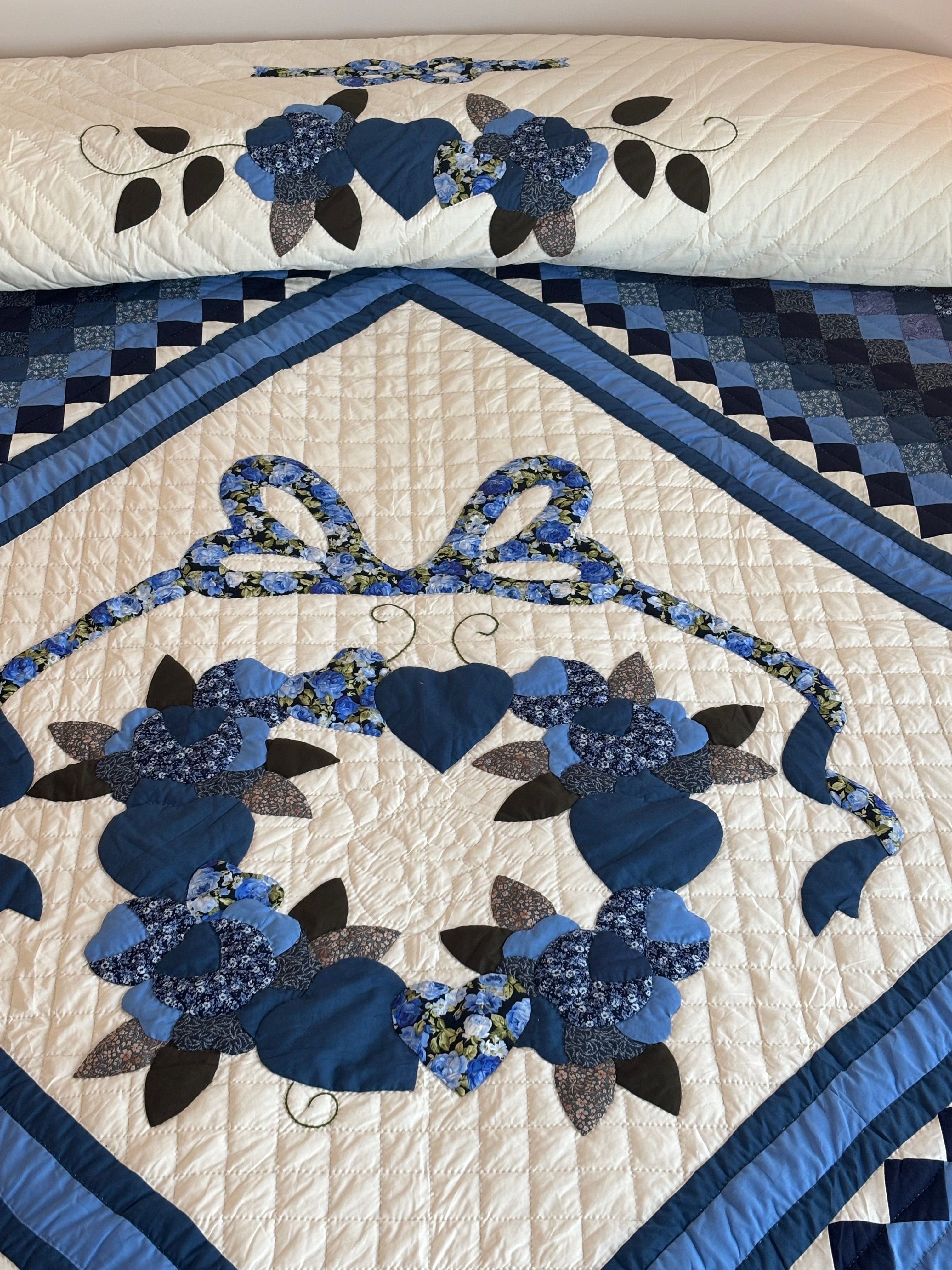 Trip Around the Rose Wreath Applique
