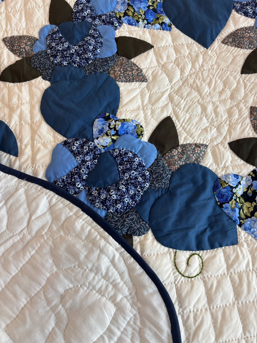 Trip Around the Rose Wreath Applique